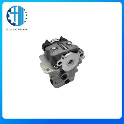 Foot Pedal Valve 702-16-04250 for Komatsu PC200-7 PC200-8 Excavator Spare Parts